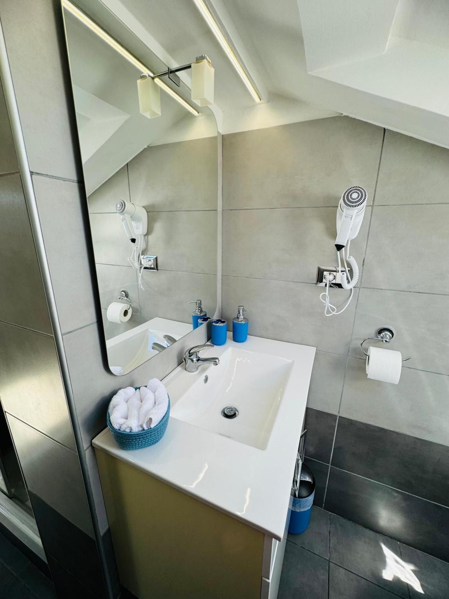 Sky Loft Apartment Alba  Luaran gambar
