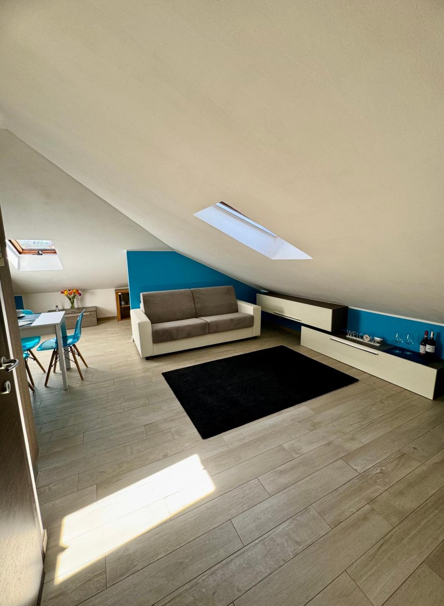 Sky Loft Apartment Alba  Luaran gambar