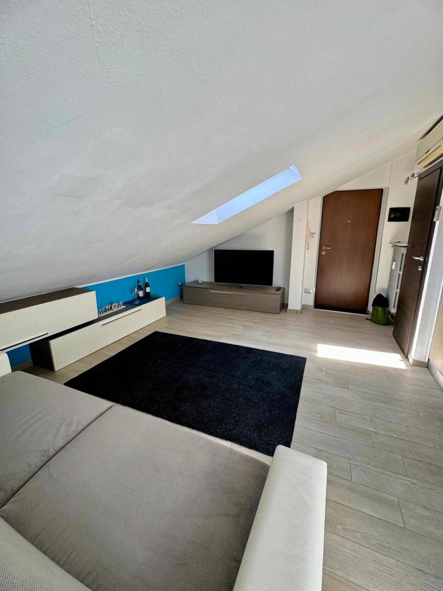 Sky Loft Apartment Alba  Luaran gambar